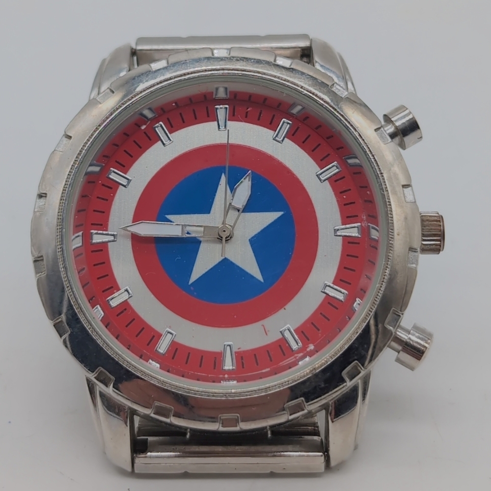 Marvel 3 Button Silver and Red Captain America Men's Watch